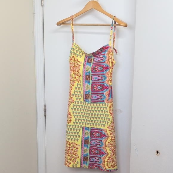 MALI YELLOW COVERUP DRESS SIZE MEDIUM - Picture 2 of 6